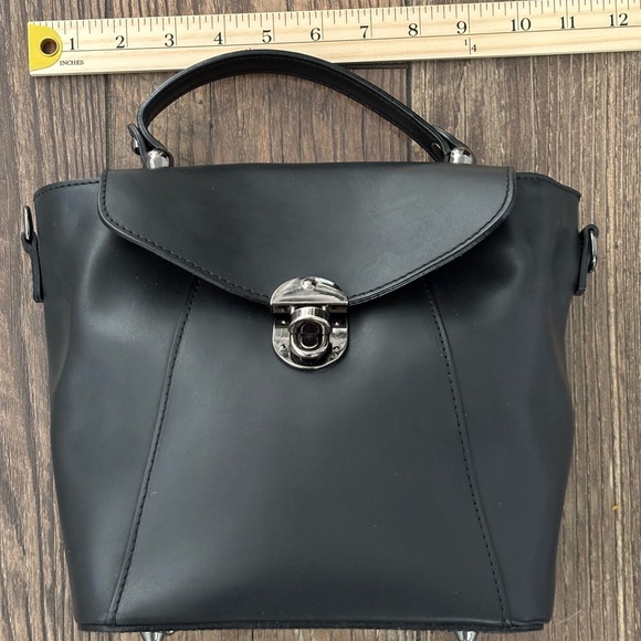 Luana Ferracuti Italian, Elegant Black Leather Handbag and Backpack - Picture 11 of 11